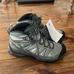 salomon x ultra mid 3 aero w Women’s size 7 Never worn, ordered wrong size